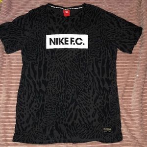 NIKE tee